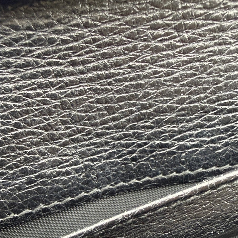 Gucci Authentic Black Embossed Clutch Wallet - Picture 5 of 9